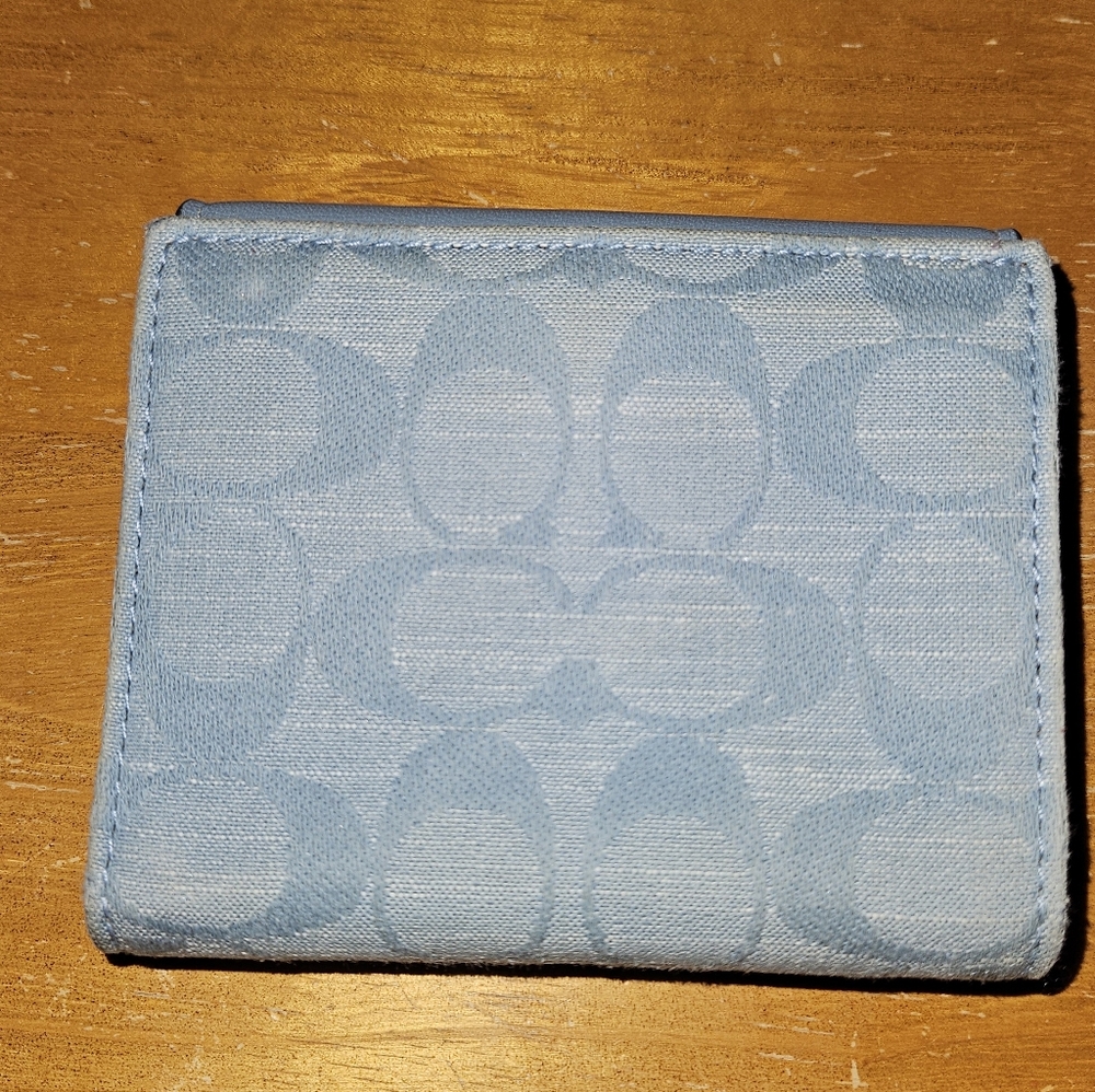 Coach Small Morgan Wallet in Signature Chambray - Picture 2 of 5